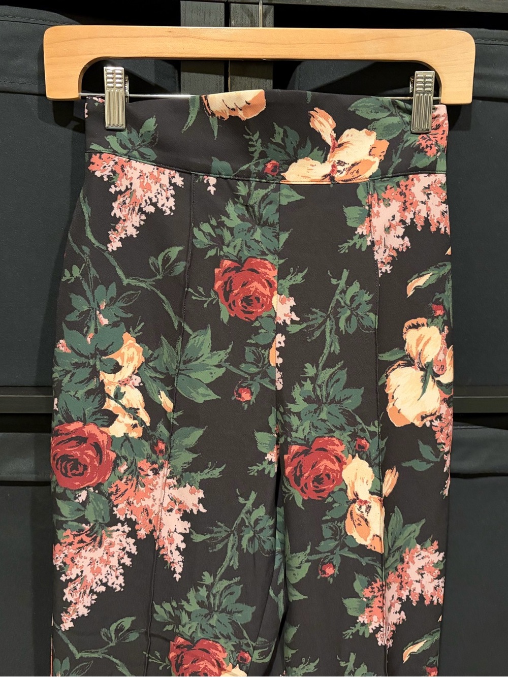 Pinup Couture Laura Byrnes PUG Dress Pants In Dark Bella Roses Size S NWOT - Picture 4 of 6